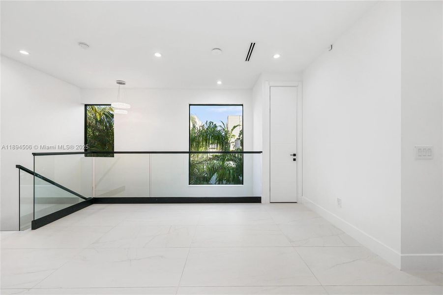 Spacious, unfurnished interior of a new home in , Fort Lauderdale (Image 24). Spacious, unfurnished interior of a new home in , Fort Lauderdale (Image 24).