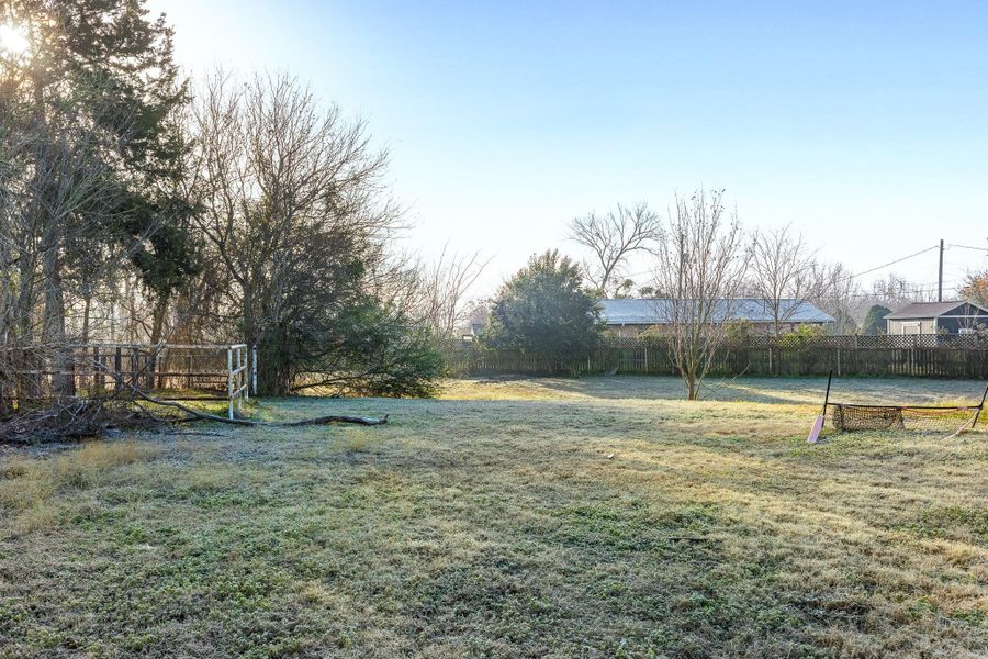 Natural landscape and outdoor views near in Navasota (Image 12). Natural landscape and outdoor views near in Navasota (Image 12).