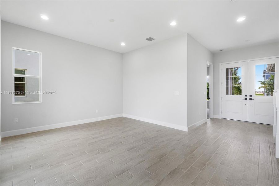 Spacious, unfurnished interior of a new home in , Westlake (Image 21).