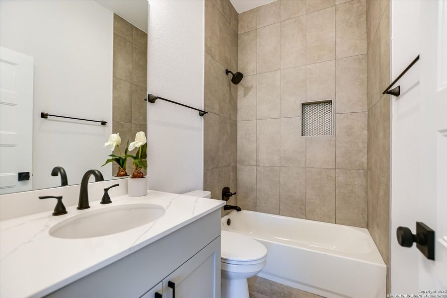 Furnished interior view inside a new home in , Horseshoe Bay (Image 15).