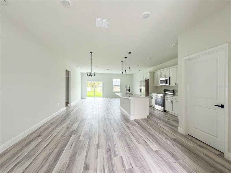 Spacious, unfurnished interior of a new home in , Ocala (Image 18).