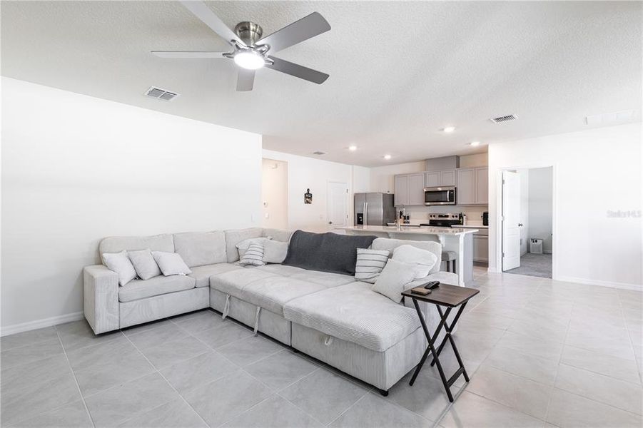 Furnished interior view inside a new home in Magnolia Pointe, Umatilla (Image 12).