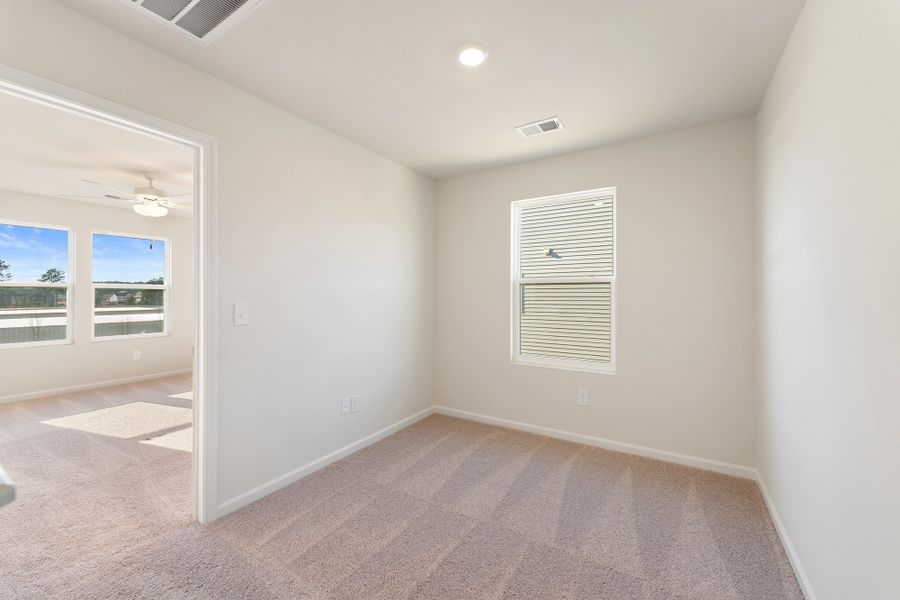 Spacious, unfurnished interior of a new home in Tucker Ridge, Pendleton (Image 22).