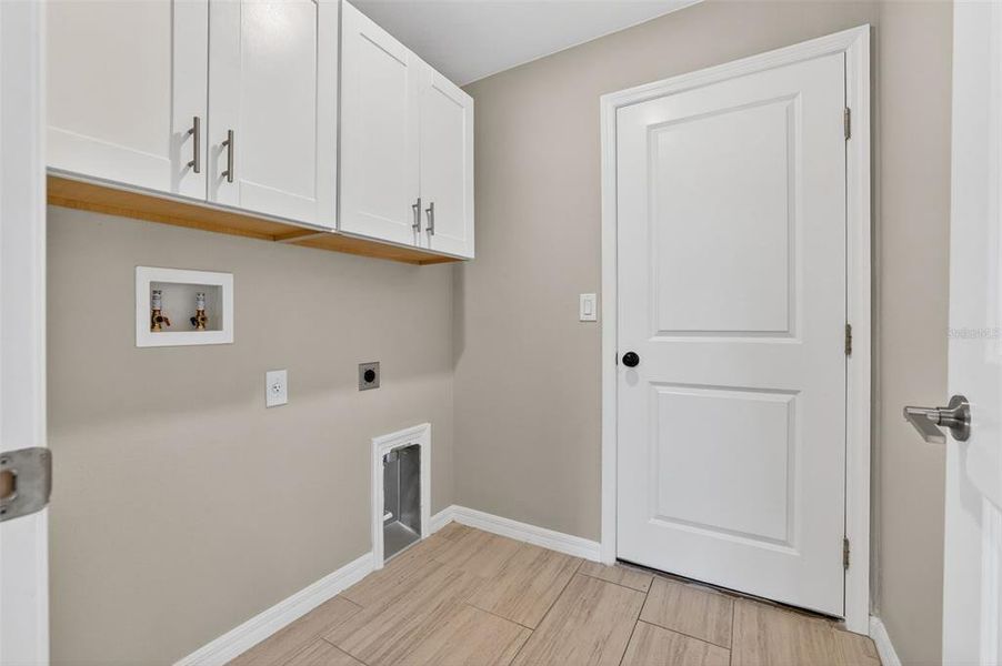 Spacious, unfurnished interior of a new home in , Riverview (Image 27). Spacious, unfurnished interior of a new home in , Riverview (Image 27).