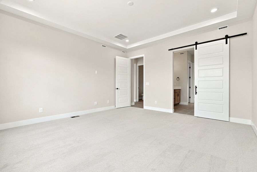Spacious, unfurnished interior of a new home in Hilltop at Inspiration, Aurora (Image 17).