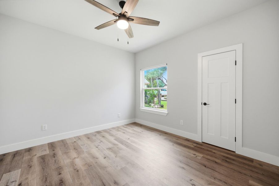 A quiet retreat with a bright window and wood flooring, perfect for rest or study. A quiet retreat with a bright window and wood flooring, perfect for rest or study.
