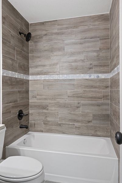 Representative interior finishes for a home built from the Rose- 1941SSC by Saratoga Homes in Paseo Del Este, El Paso (Image 16).