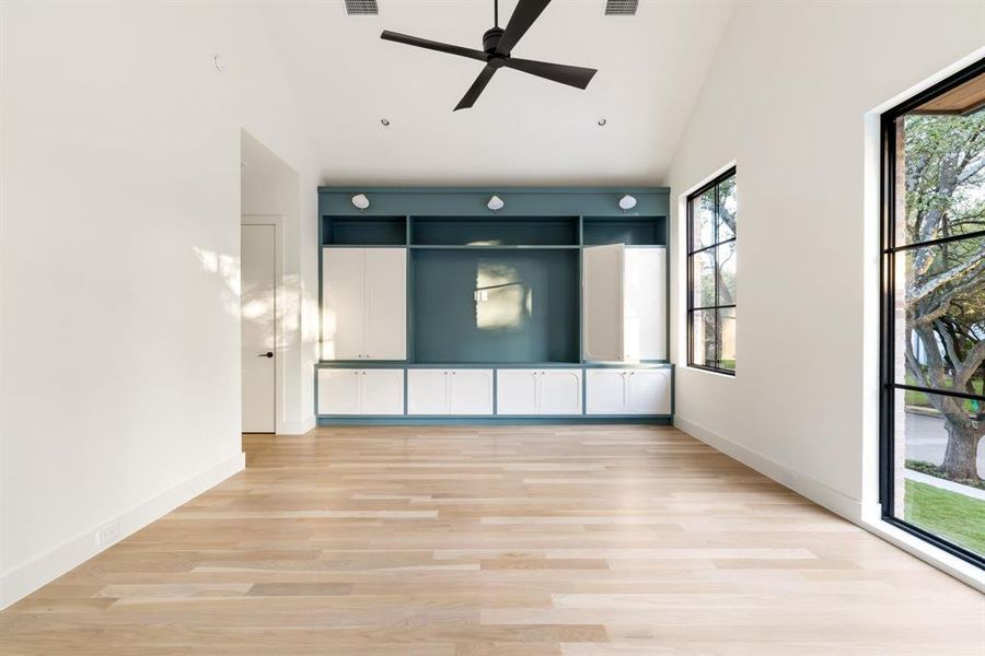 Spacious, unfurnished interior of a new home in , Dallas (Image 20). Spacious, unfurnished interior of a new home in , Dallas (Image 20).