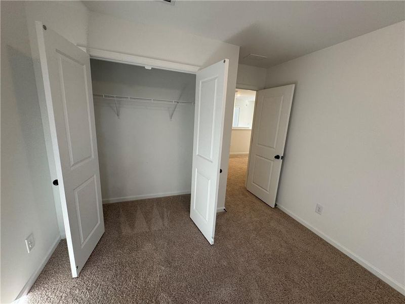 Spacious, unfurnished interior of a new home in Laurelwood, Douglasville (Image 18).