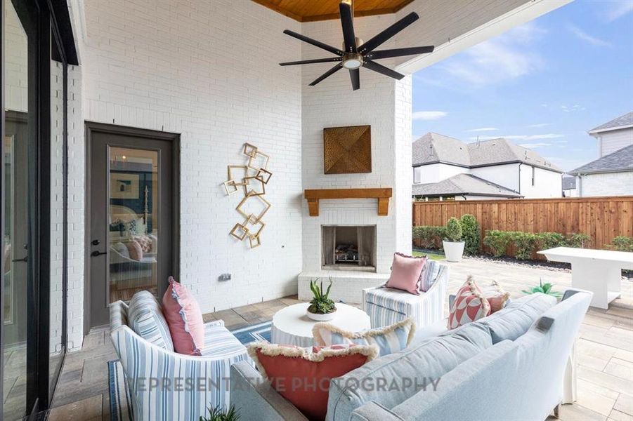 Exterior details and patio area of a home in Star Trail, Prosper (Image 2).