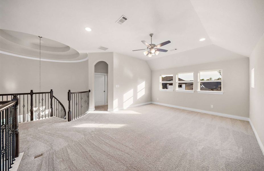 Representative unfurnished interior of a home built from the 3070 by Ravenna Homes in The Highlands 55′, Porter (Image 33).