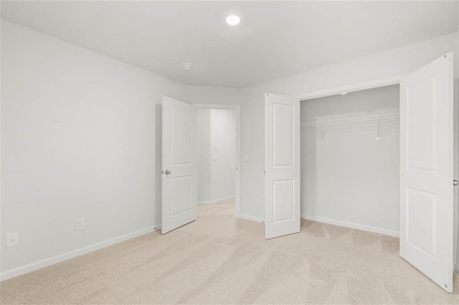 Spacious, unfurnished interior of a new home in Shoal Creek, Hampton (Image 14).