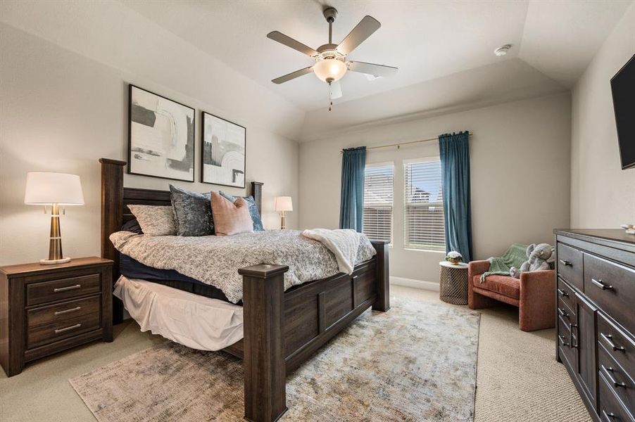 Furnished interior view inside a new home in , Fort Worth (Image 8).