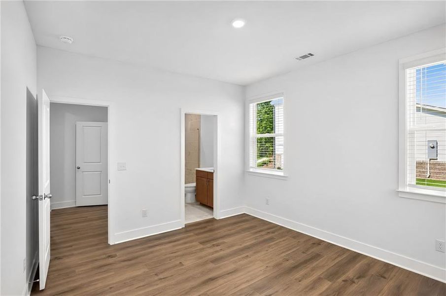 Spacious, unfurnished interior of a new home in Estates at Yellow Creek, Cumming (Image 14).