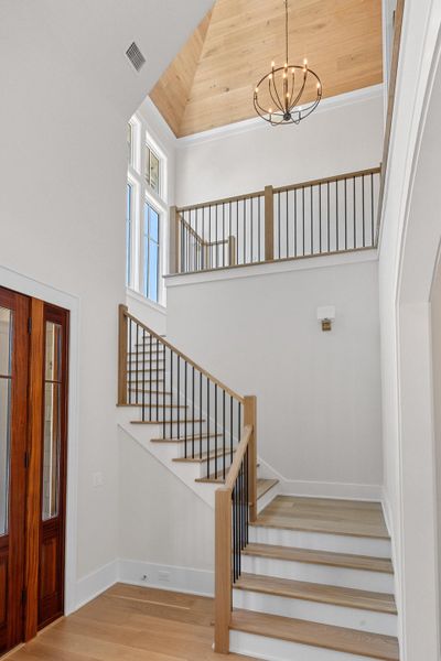 Spacious, unfurnished interior of a new home in , Charleston (Image 23).