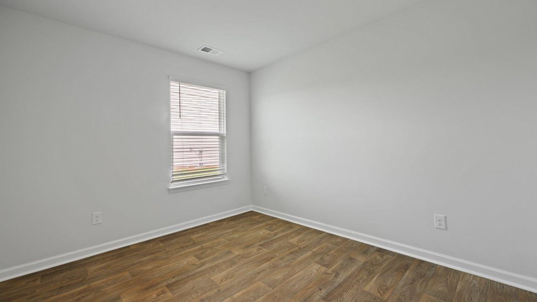 Spacious, unfurnished interior of a new home in Carolina Groves, Moncks Corner (Image 15).