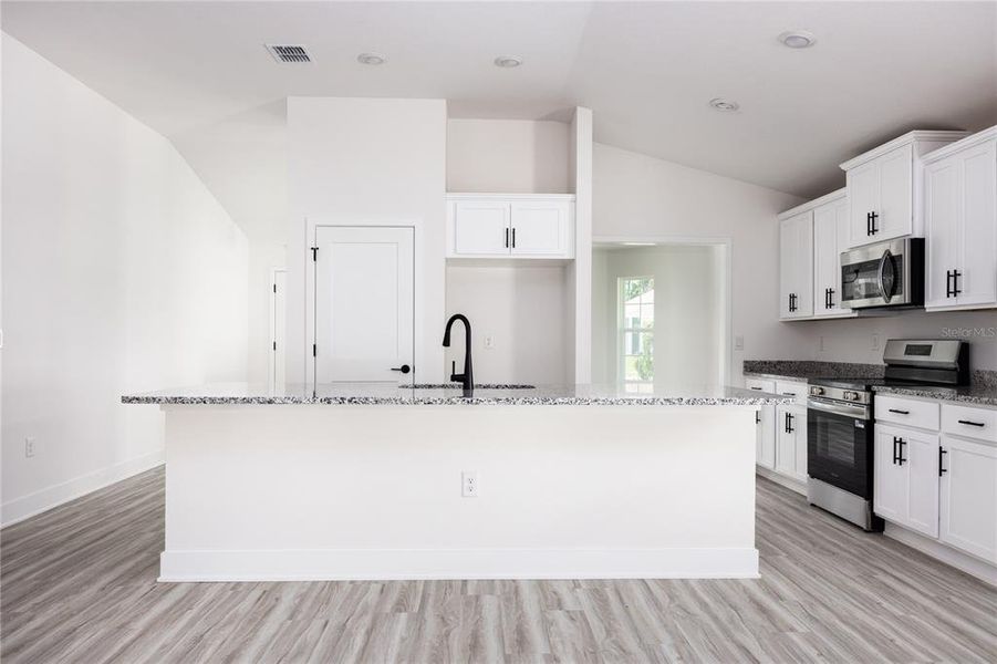 Furnished interior view inside a new home in Kirkland Farms, Alachua (Image 7).