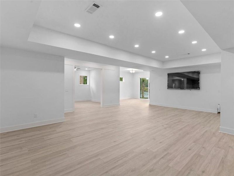 Spacious, unfurnished interior of a new home in , Jonesboro (Image 22).