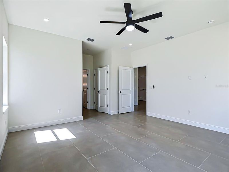 Spacious, unfurnished interior of a new home in , Lehigh Acres (Image 48).