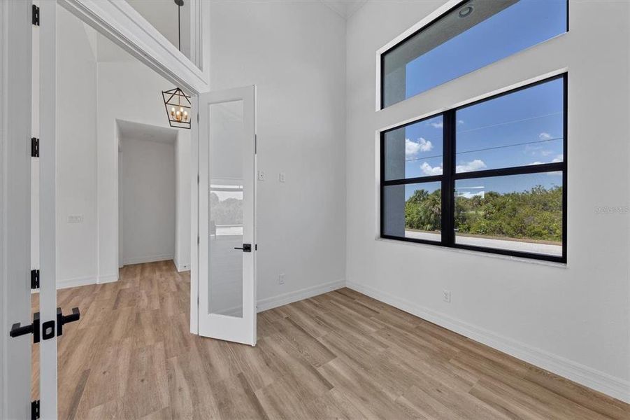 Spacious, unfurnished interior of a new home in , Port Charlotte (Image 11).