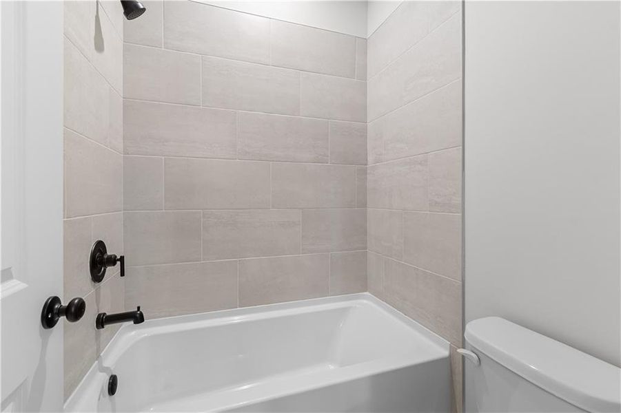 Image 45 of a home in Acacia.