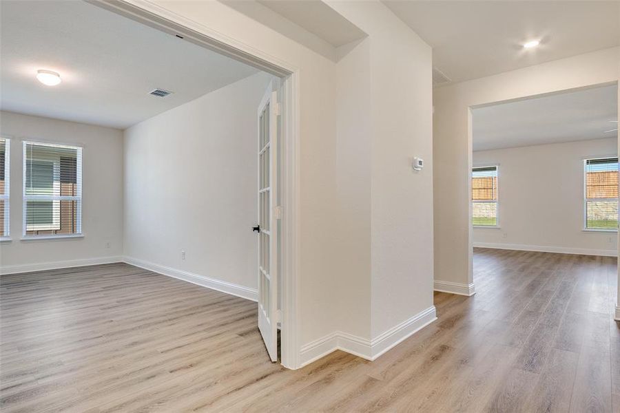 Spacious, unfurnished interior of a new home in Sierra Vista at Kelly Ranch, Aledo (Image 14).