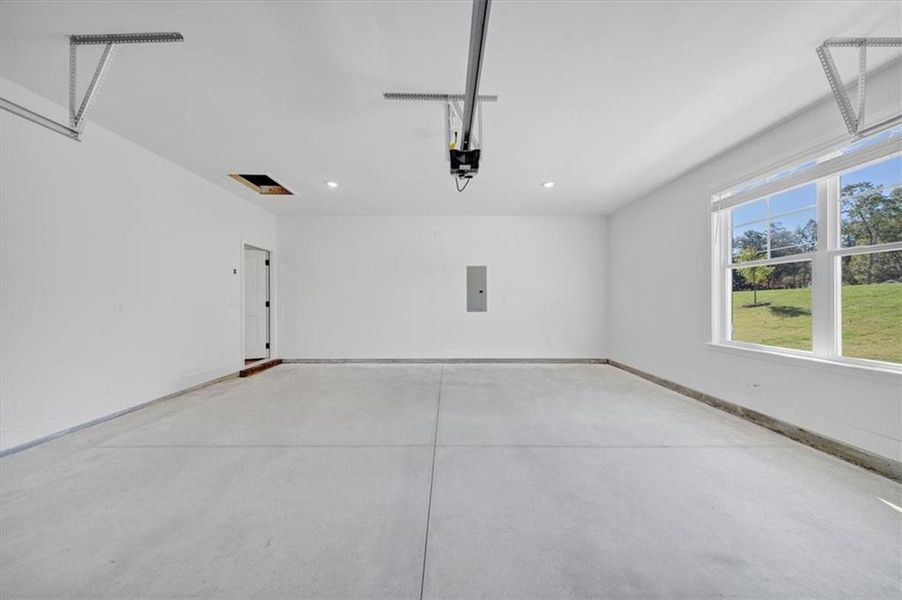 Spacious, unfurnished interior of a new home in Tuscany Hills, Douglasville (Image 41).