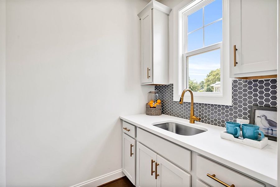 Charleston Harbor, Messy Kitchen