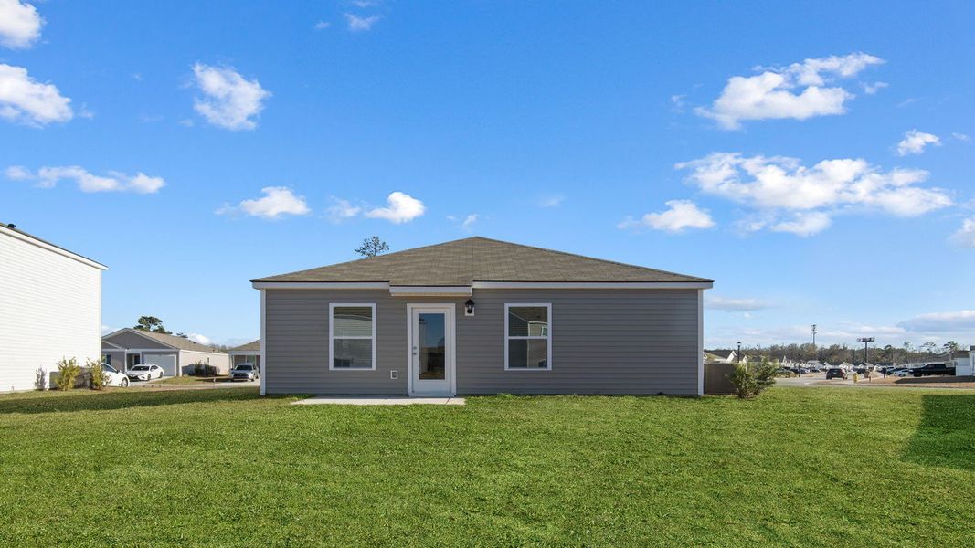 Exterior details and patio area of a home in Rice Hope, Port Wentworth (Image 3).
