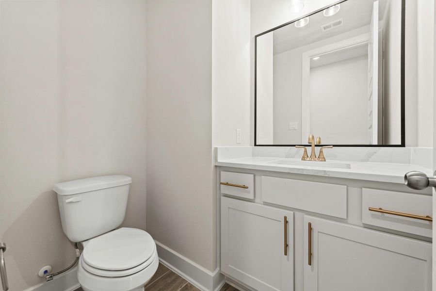 Representative image. Features, selections and colors may vary.