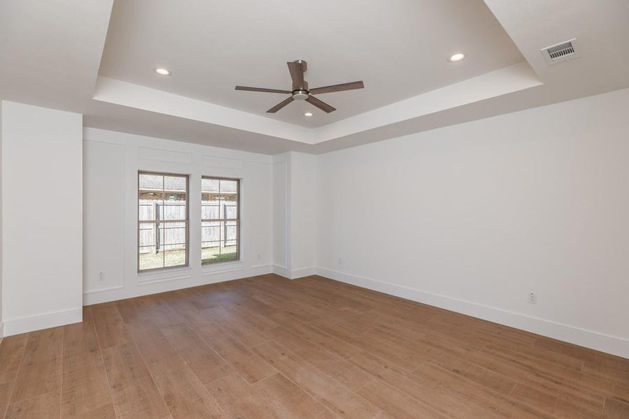 Spacious, unfurnished interior of a new home in , Beaumont (Image 32).