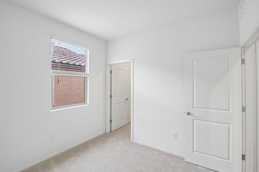 Spacious, unfurnished interior of a new home in Mirador Ridge Blossom, Tucson (Image 22).