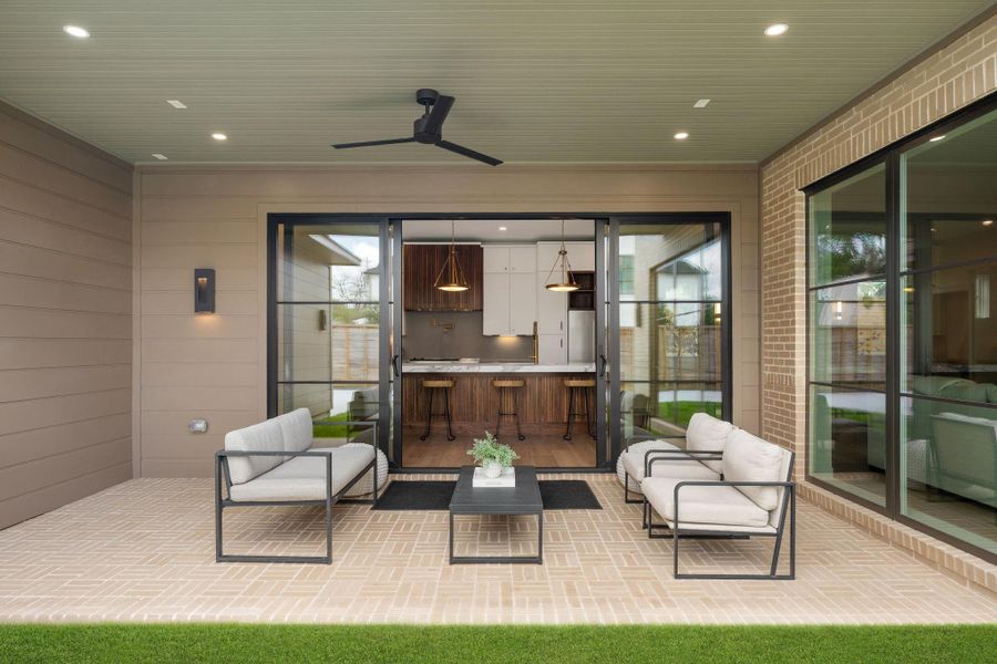 entry to the kitchen from outside / perfect for entertaining