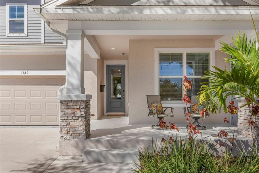 Exterior details and patio area of a home in , St. Petersburg (Image 26).