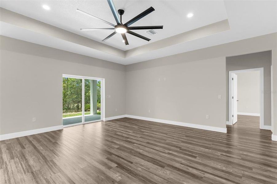 Spacious, unfurnished interior of a new home in , Weeki Wachee (Image 54).