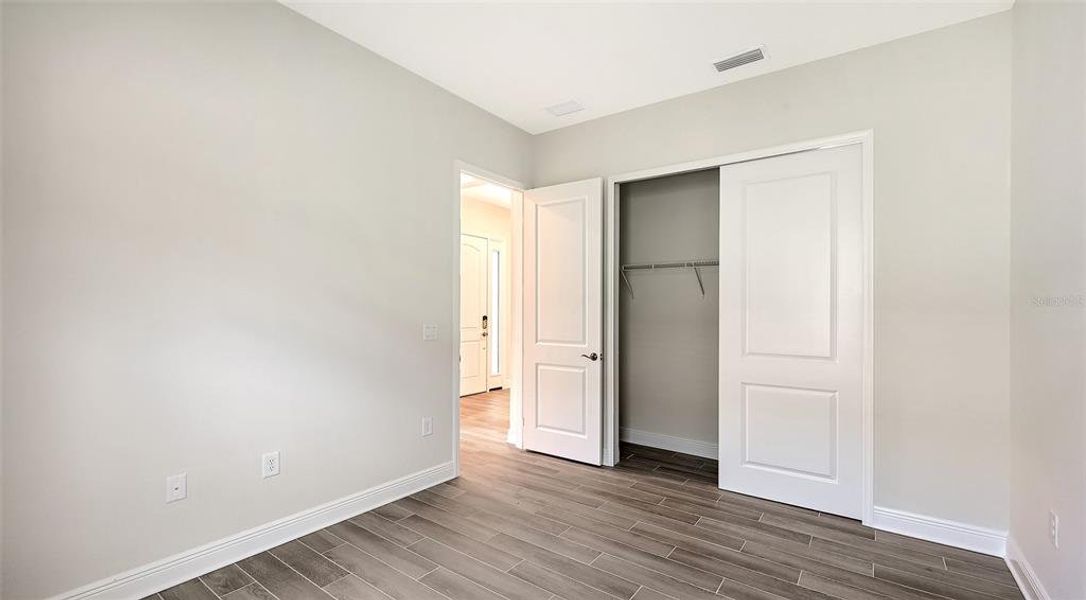 Spacious, unfurnished interior of a new home in Vistera of Venice, Nokomis (Image 14).