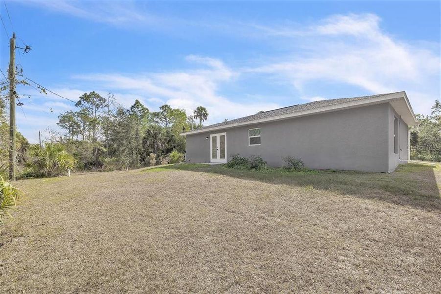 Exterior details and patio area of a home in , Punta Gorda (Image 3).