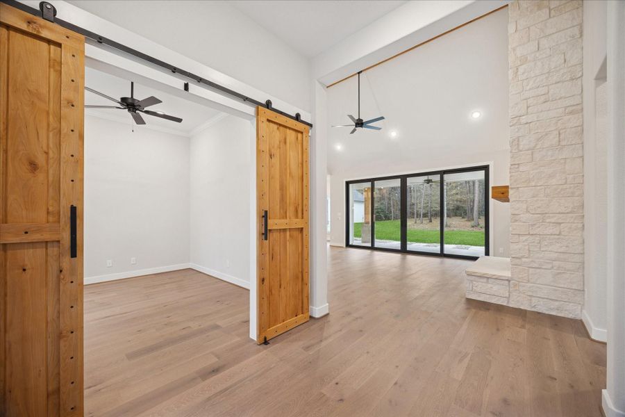 Spacious, unfurnished interior of a new home in , Huntsville (Image 37).