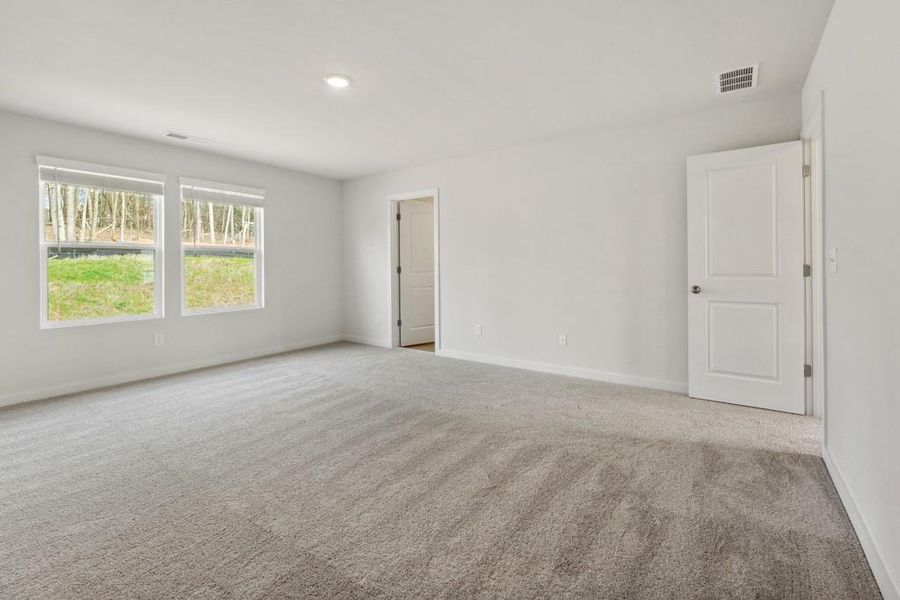 Spacious, unfurnished interior of a new home in Reserve at Gum Springs, Jefferson (Image 12).