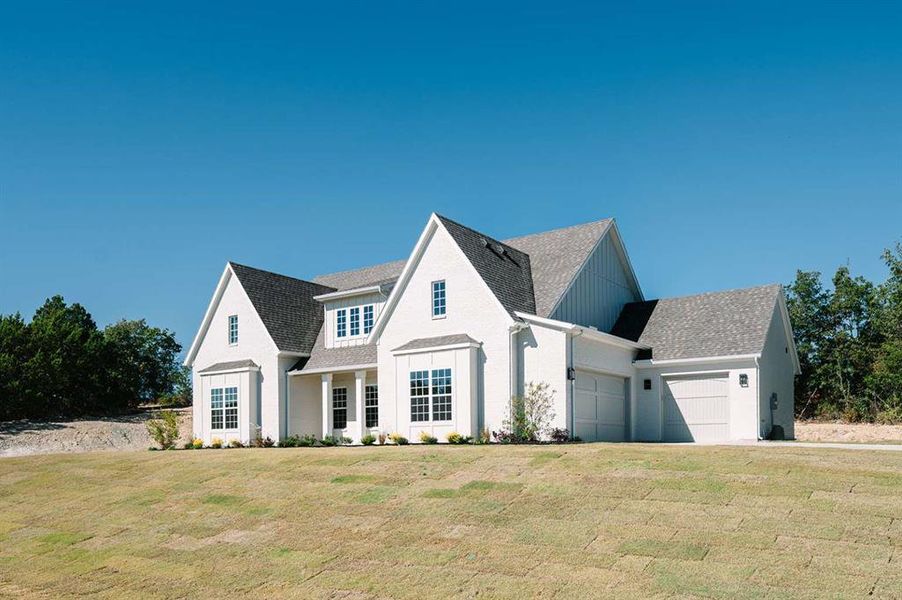 Exterior details and patio area of a home in , Weatherford (Image 2).