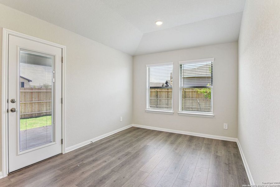Spacious, unfurnished interior of a new home in Remington Ranch, San Antonio (Image 17).
