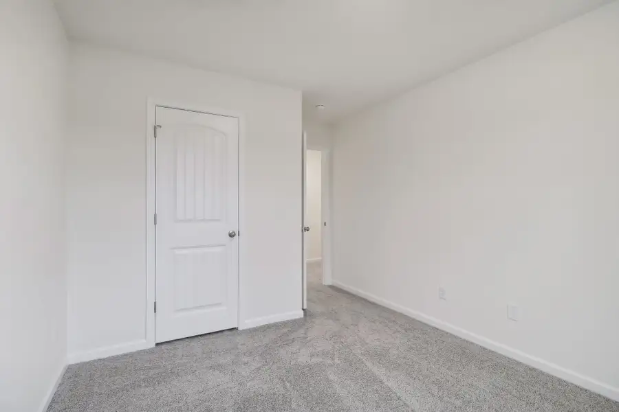 Spacious, unfurnished interior of a new home in Portrait Hills, Aiken (Image 25).