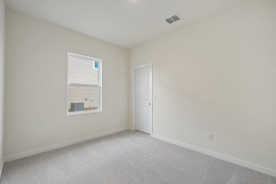 Spacious, unfurnished interior of a new home in Sunset Oaks, Maxwell (Image 20).