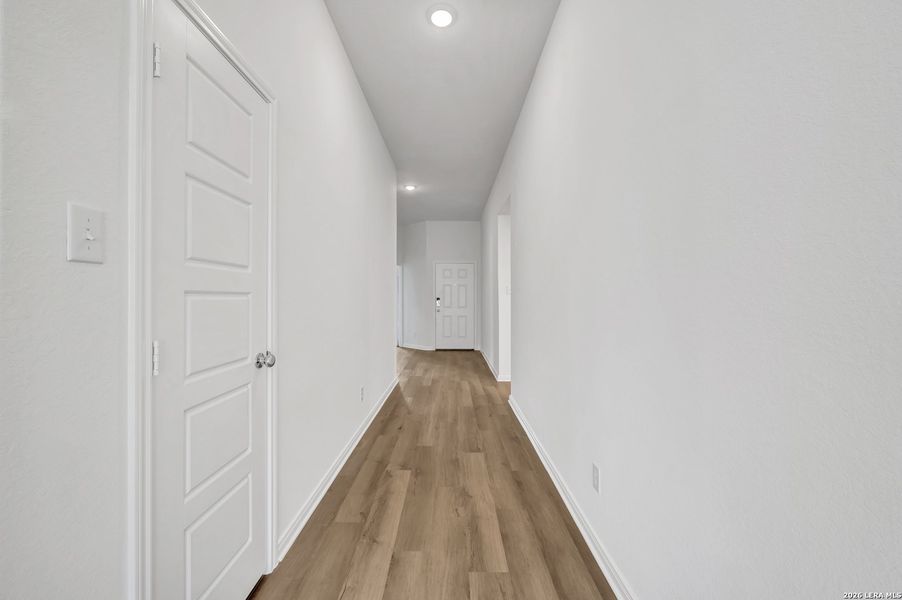 Spacious, unfurnished interior of a new home in Greenspoint Heights, Seguin (Image 35).