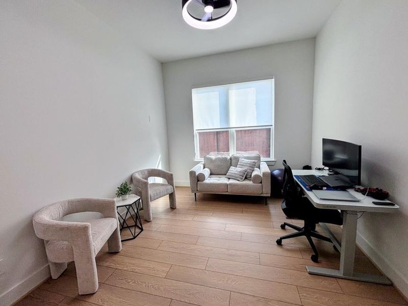 Studio/office.