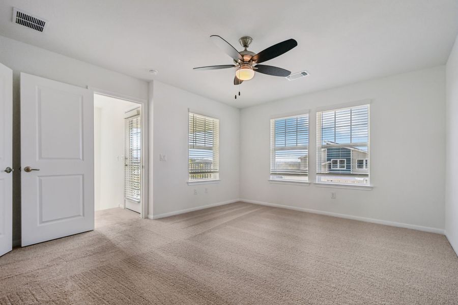 Representative unfurnished interior of a home built from the Andrews by Pacesetter Homes in Blanco Vista, San Marcos (Image 18).