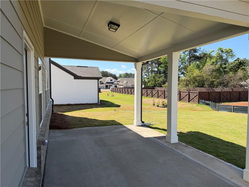 Exterior details and patio area of a home in Pinecrest Ridge, Dacula (Image 20).