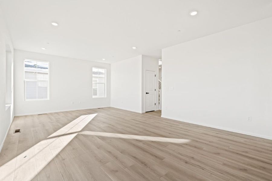 Spacious, unfurnished interior of a new home in The Nest Classic at Canyon Creek, Erie (Image 16).