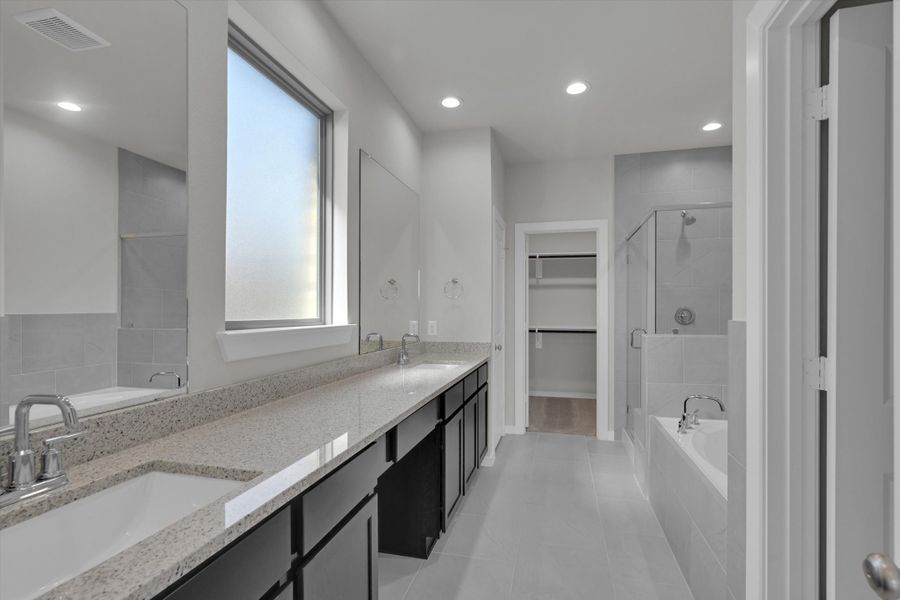 Image 25 of a home in Lago Mar  50'  &  55'.