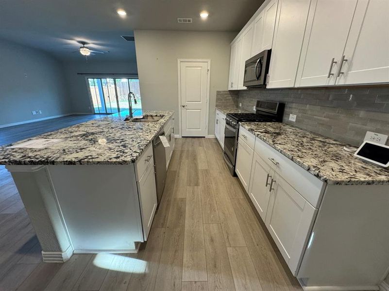 Furnished interior view inside a new home in Cibolo Hills, Fort Worth (Image 13). Furnished interior view inside a new home in Cibolo Hills, Fort Worth (Image 13).